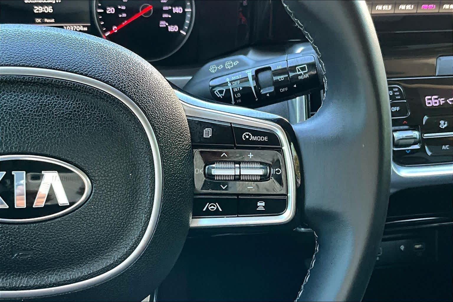 Used 2021 Sparkling Silver Kia SX image 25