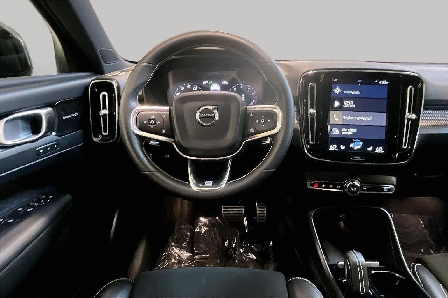 Pre-Owned 2019 Volvo XC40 R-Design