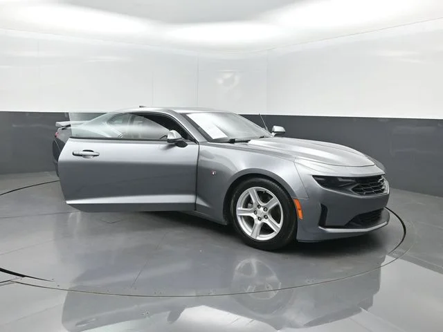 Used 2019 Gray Chevrolet 1LT image 25