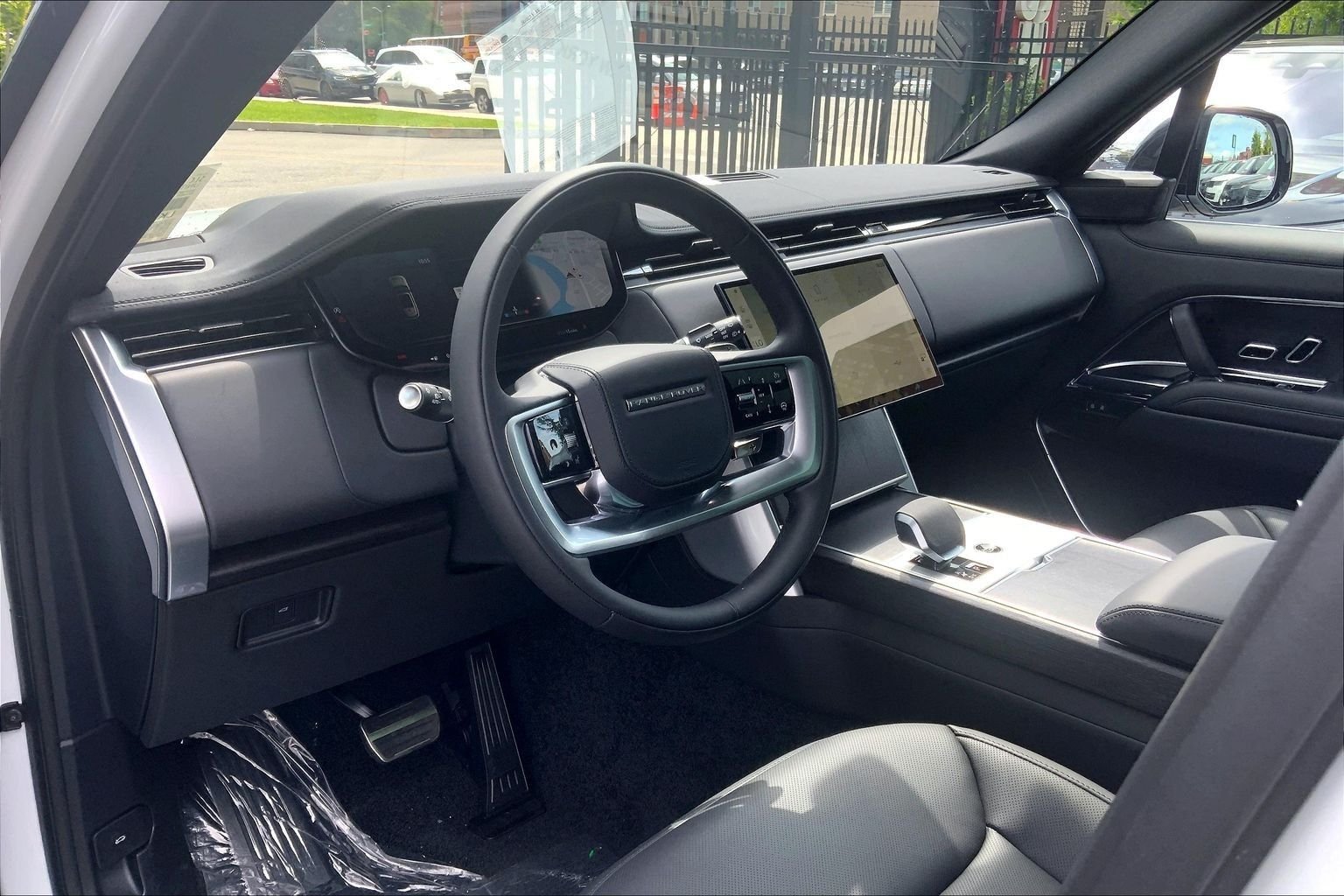 New 2026 Fuji White Land Rover SE 7 Seats image 8