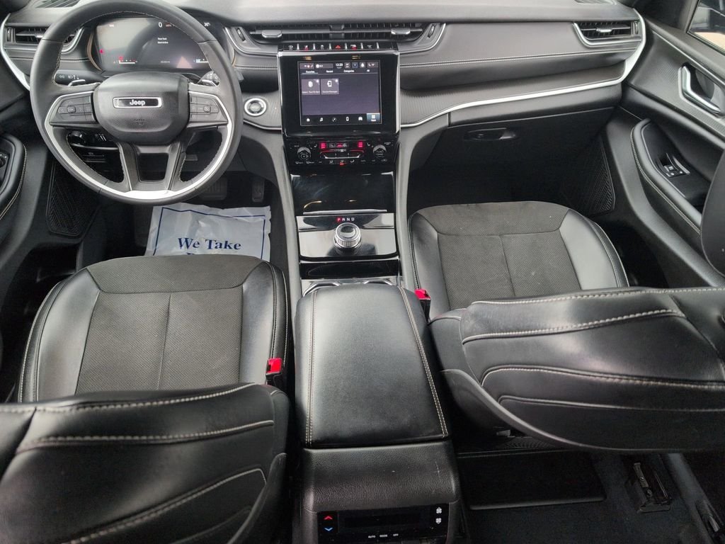 Used 2023 Black Jeep Altitude image 23