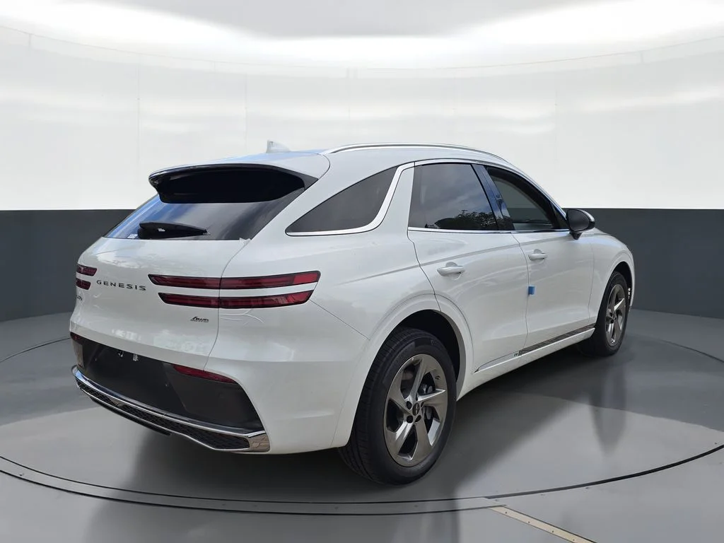 New 2026 White Genesis 2.5T image 3