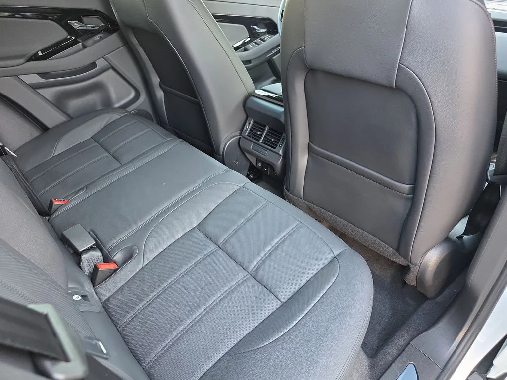 New 2026 Fuji White LAND ROVER Dynamic SE image 11