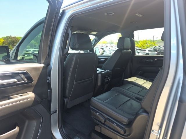 Used 2025 Gray Chevrolet Z71 image 27