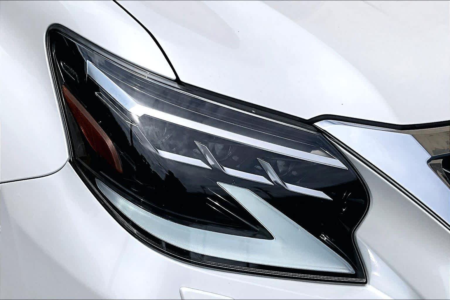 Used 2021 Starfire Pearl Lexus Premium image 28