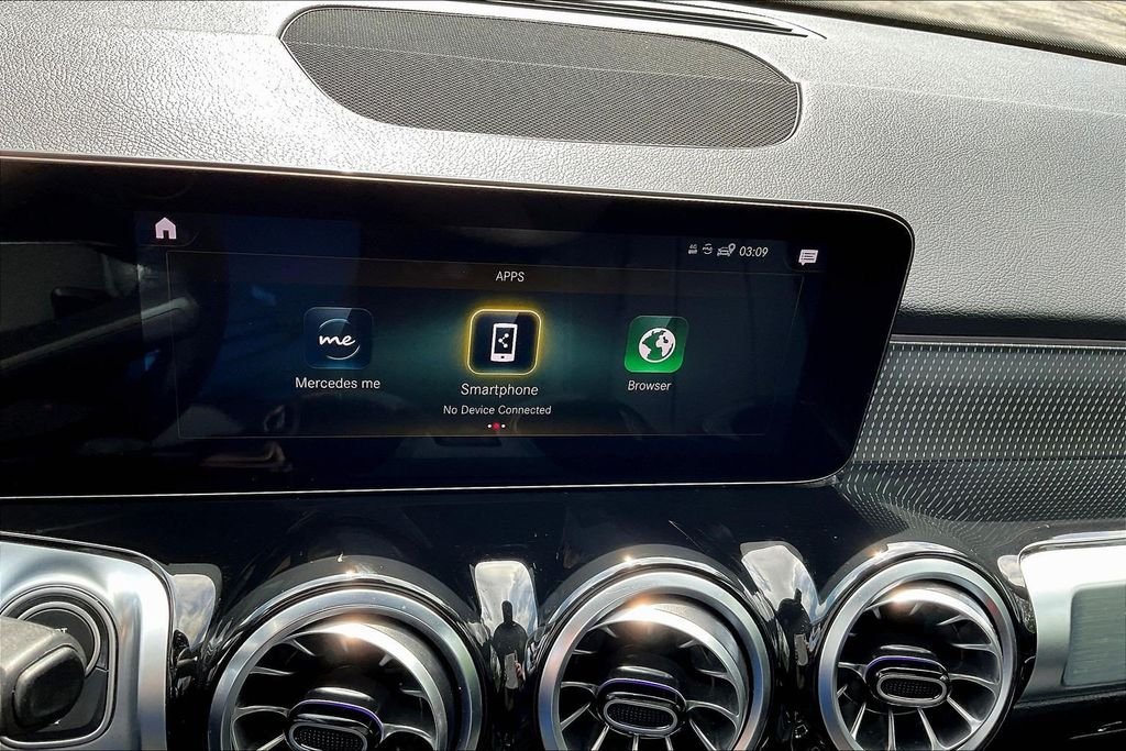Used 2022 Gray Mercedes-Benz GLB 250 image 18