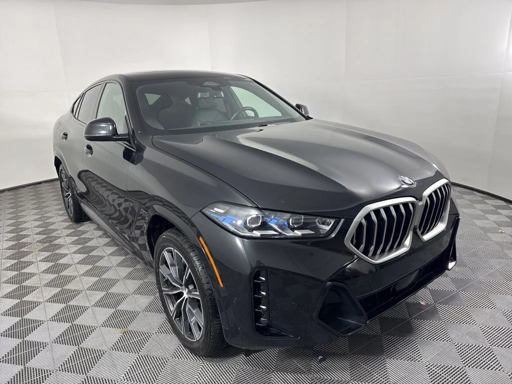 Used 2024 Black BMW xDrive40i image 3