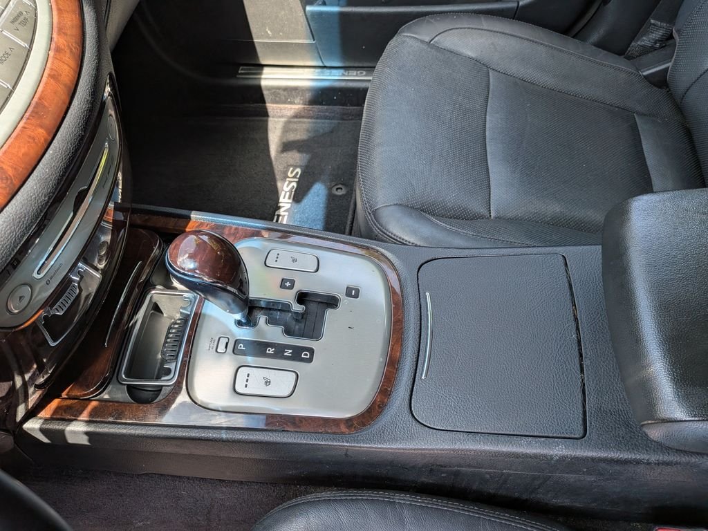 Used 2010 Gray Hyundai 3.8 image 20