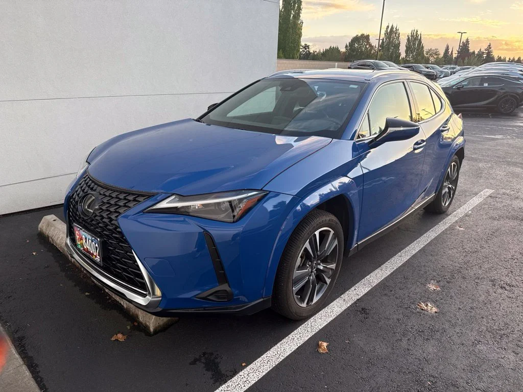 Used 2024  Lexus 250h Premium image 1