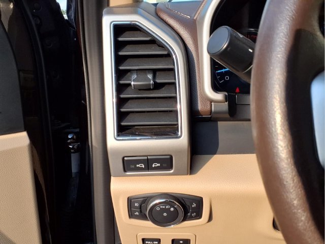 Used 2020 Red Ford LARIAT image 11