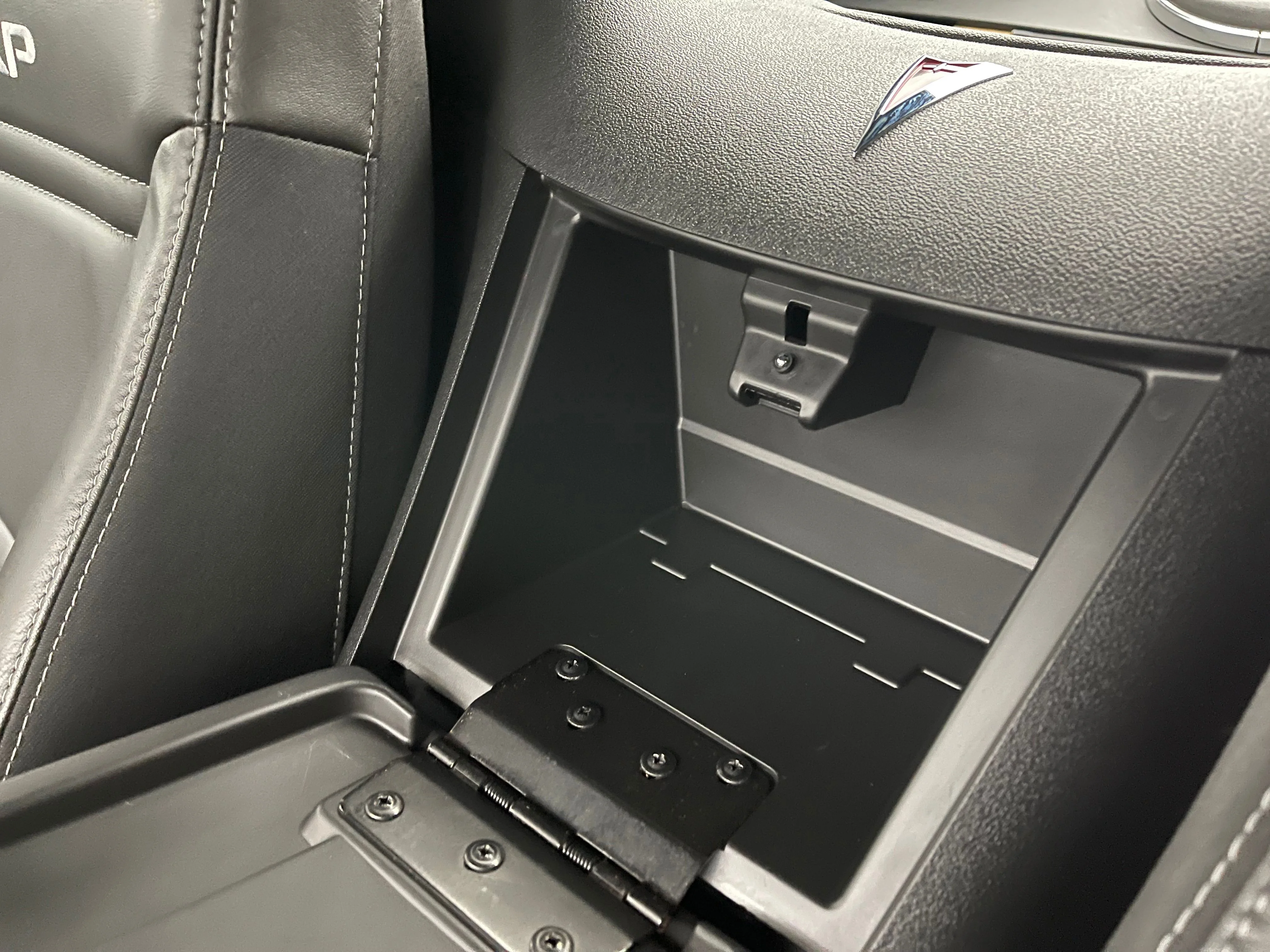 Used 2009 Mysterious (Black) Pontiac GXP image 24