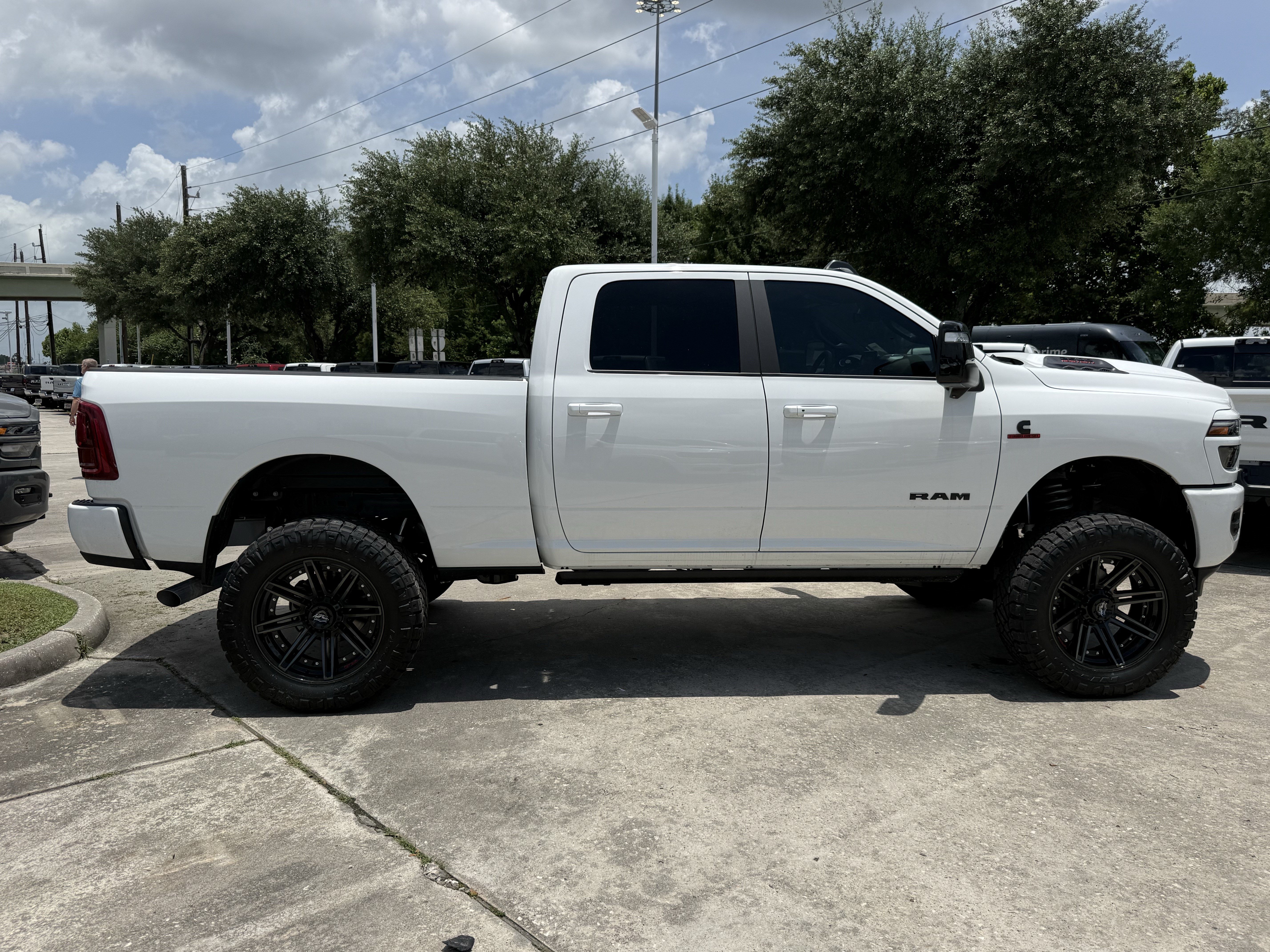 New 2026 Bright White Clear-Coat Exterior Paint RAM Laramie image 3