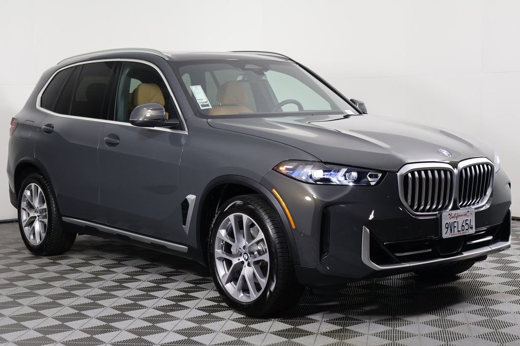 Used 2026 Gray BMW xDrive40i image 3