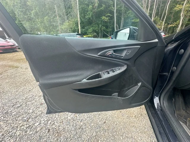 Used 2023 Gray Chevrolet RS image 33