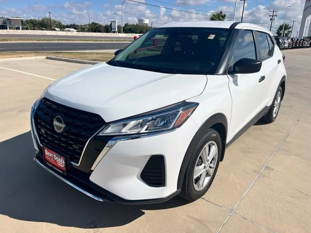 Used 2023 White Nissan S image 3