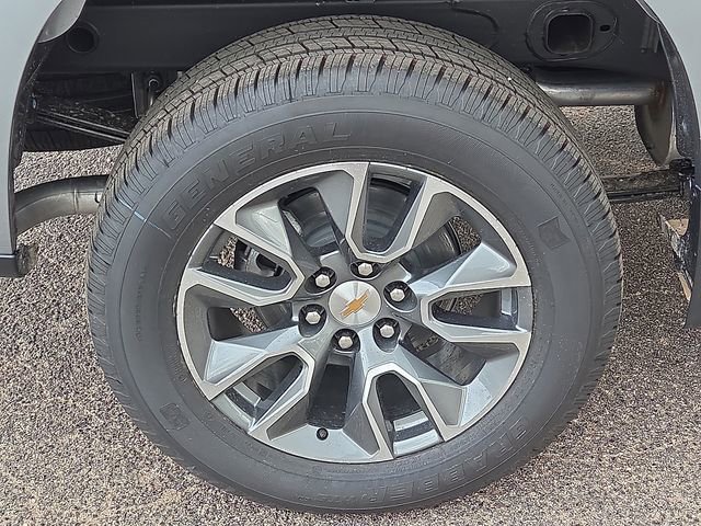 New 2026 Sterling Gray Metallic Chevrolet LT image 9