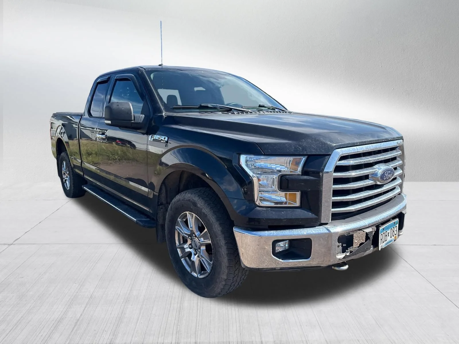 Used 2015 Tuxedo Black Metallic Ford Lariat image 7