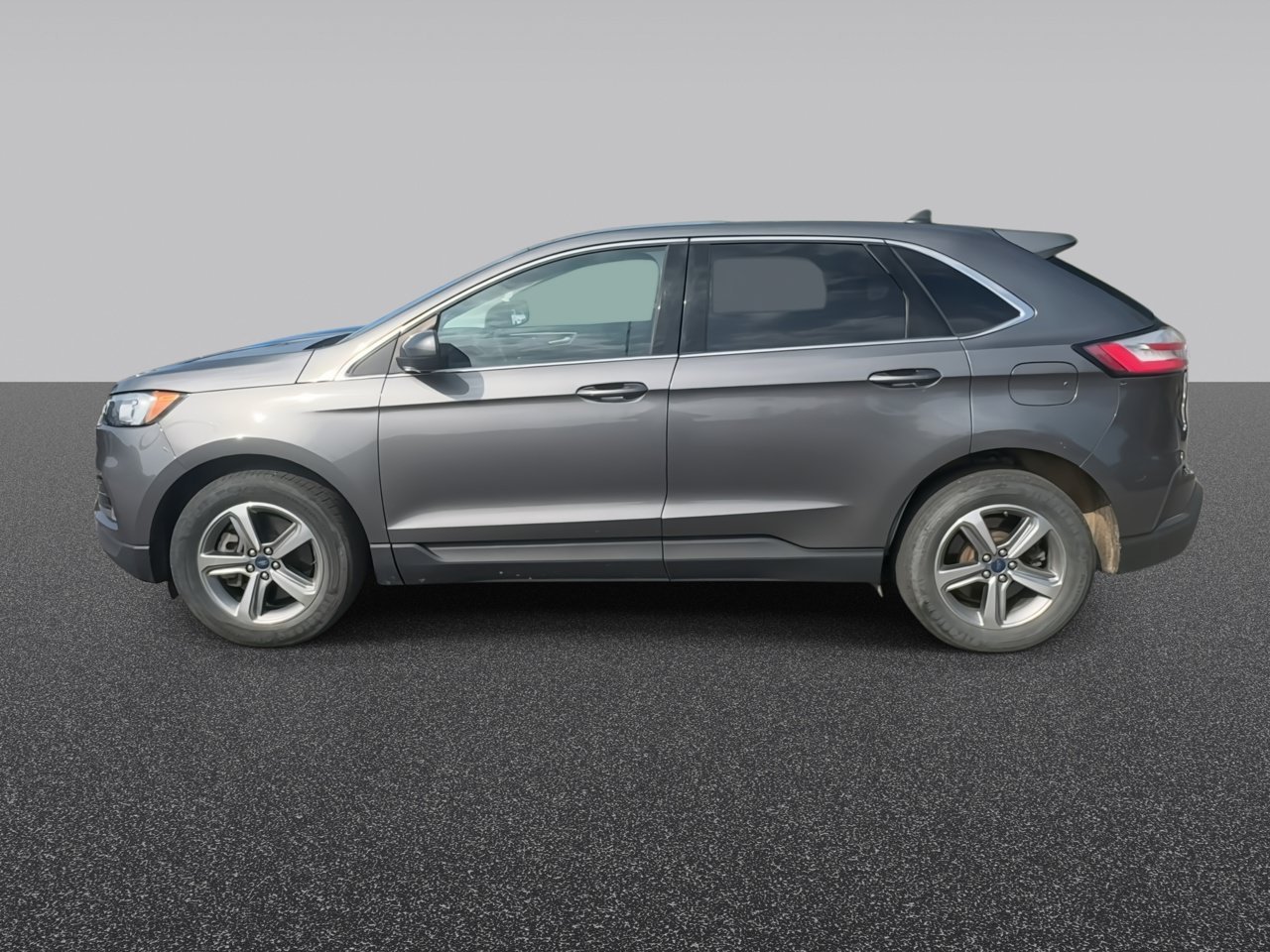 Used 2022 Carbonized Gray Metallic Ford SEL image 5