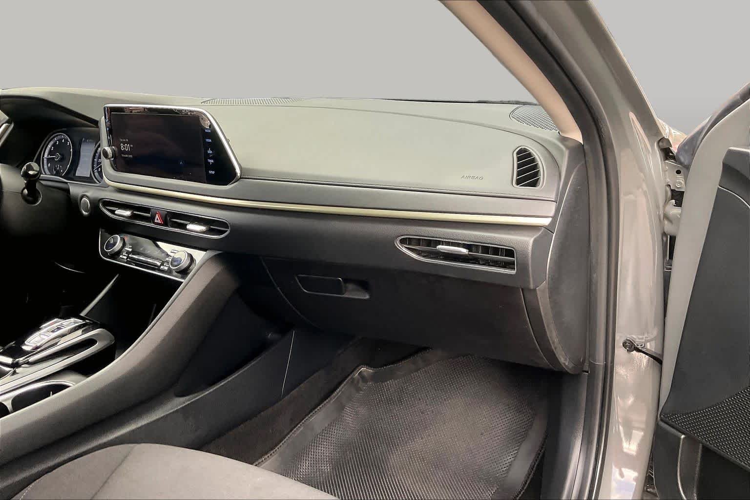 Used 2023 Hampton Gray Hyundai SEL image 18