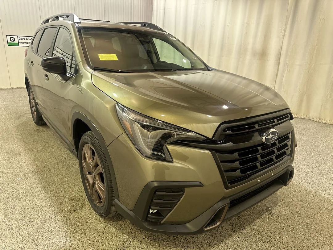 New 2026 Autumn Green Metallic Subaru Limited Bronze Edition image 3