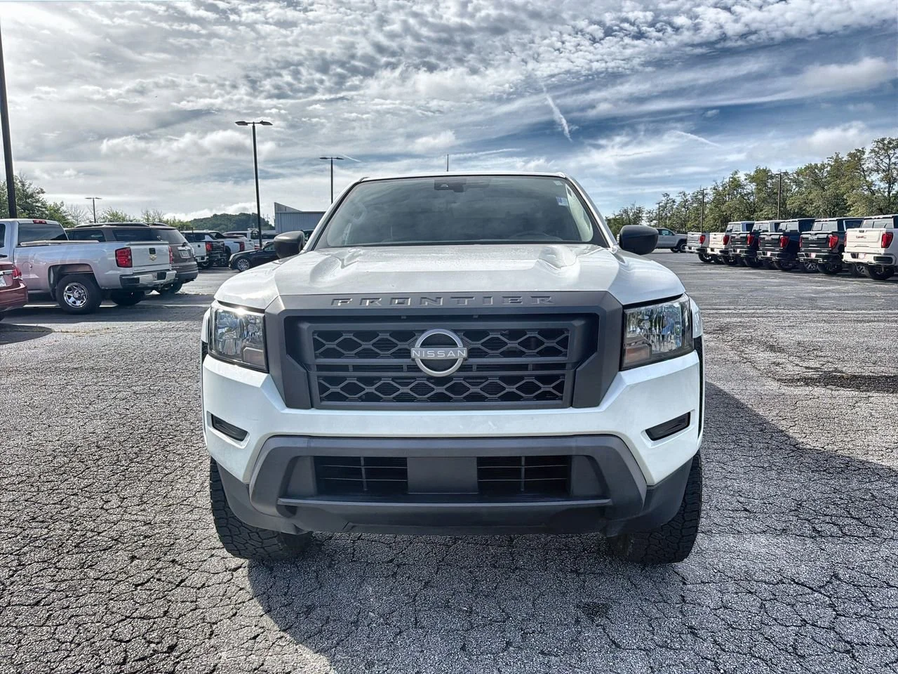 Used 2022 White Nissan King Cab S 4x2 image 3