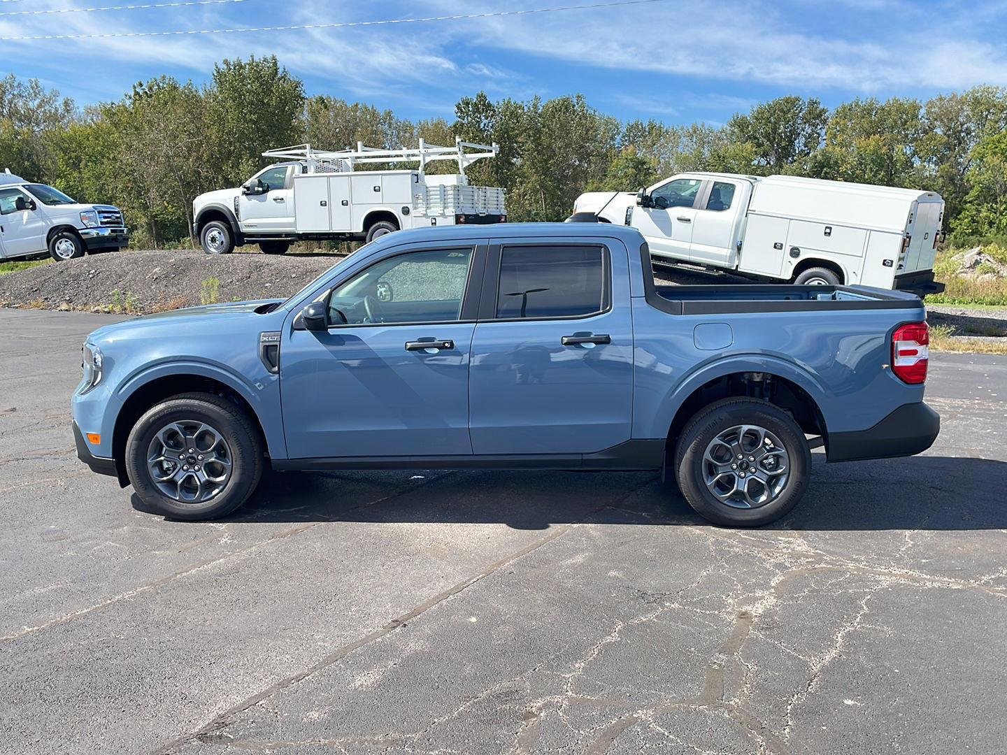 New 2026 Azure Gray Metallic Tri-Coat Ford XLT image 2