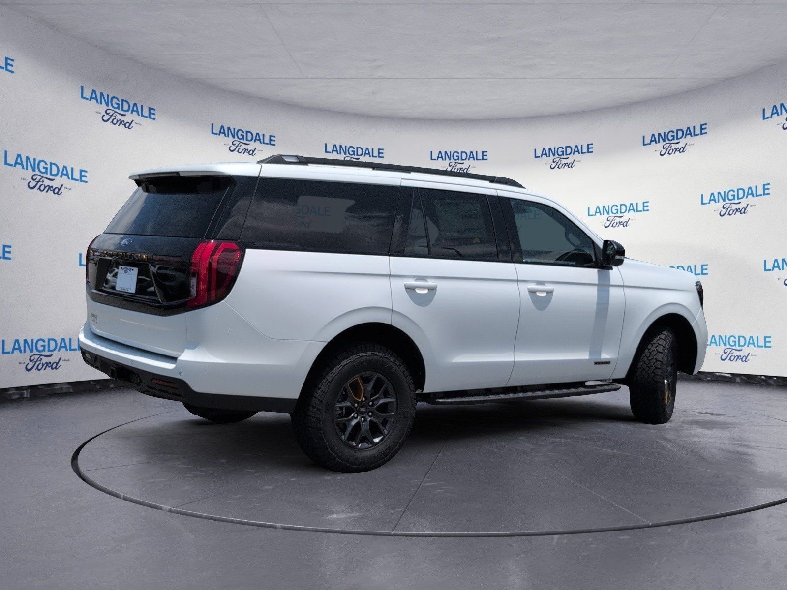 New 2026 Star White Metallic Tri-Coat Ford Tremor image 4