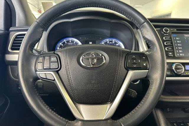 Certified Used 2016 BLIZZARD PEARL Toyota  image 29