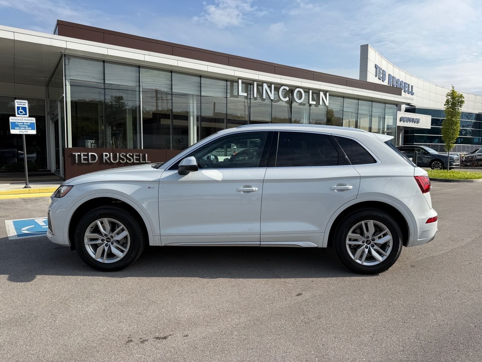 Used 2022 Glacier White Metallic Audi 45 S line Premium image 3