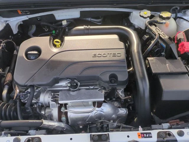 Used 2024 White Chevrolet LT image 37