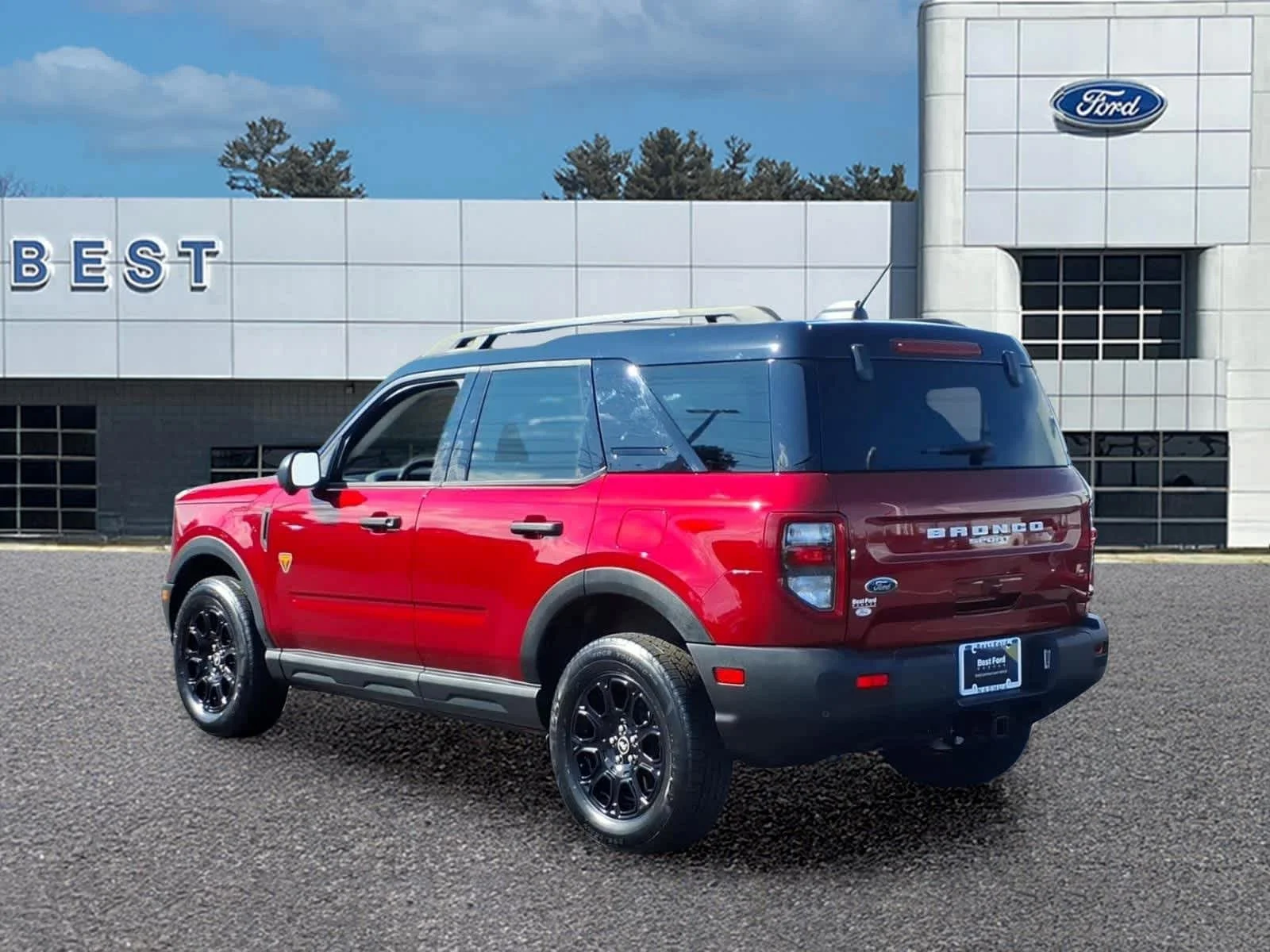 Used 2025 Ruby Red Metallic Tinted Clearcoat Ford Badlands image 4