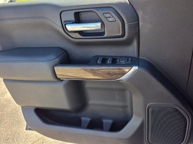 Used 2020 Gray GMC SLE image 29