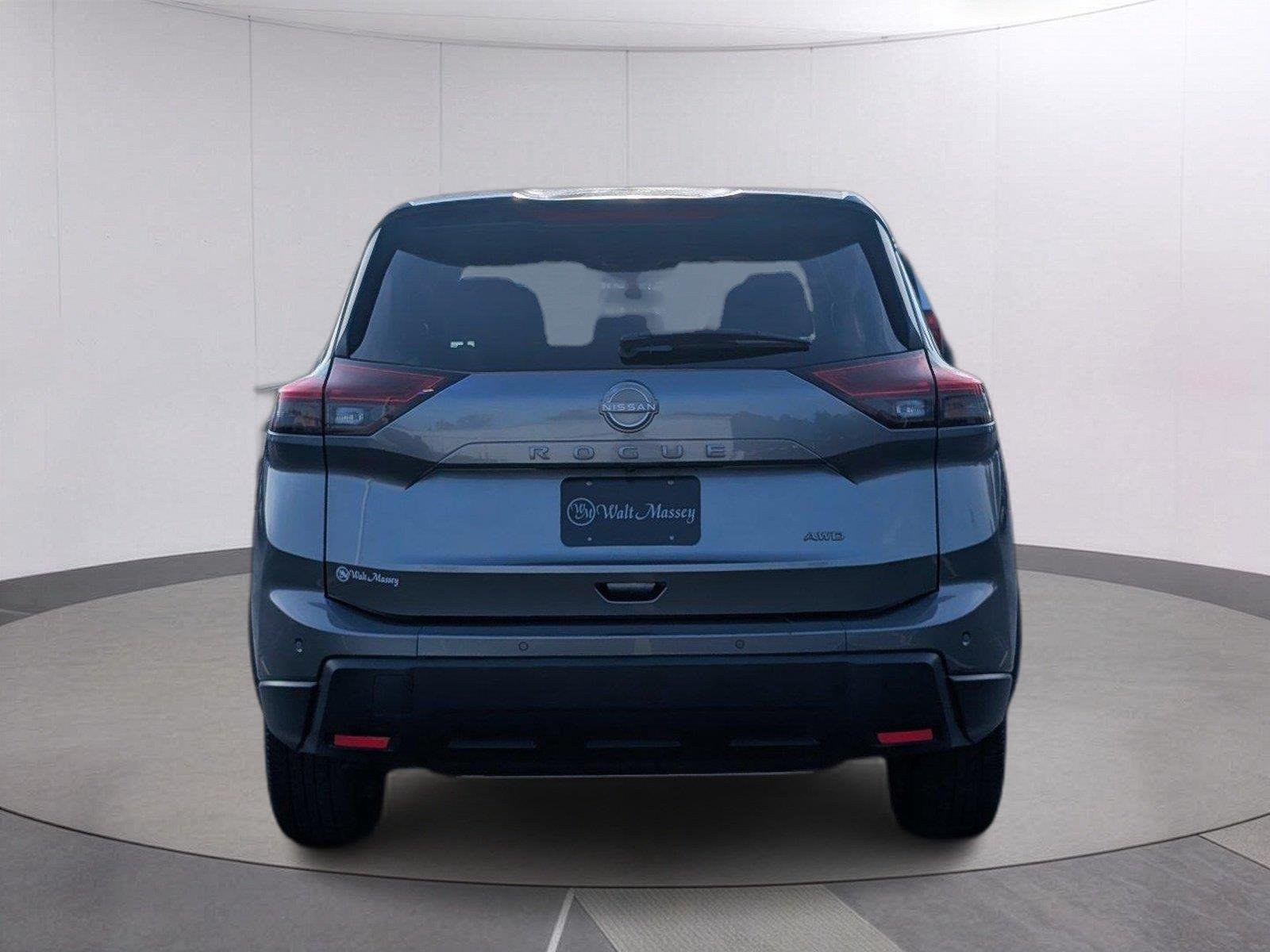 Used 2025 Gun Metallic Nissan SV image 4