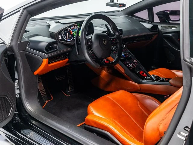 Used 2018 Black Lamborghini  image 12