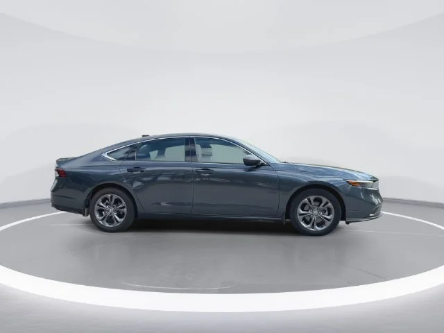 Used 2024  Honda EX image 9