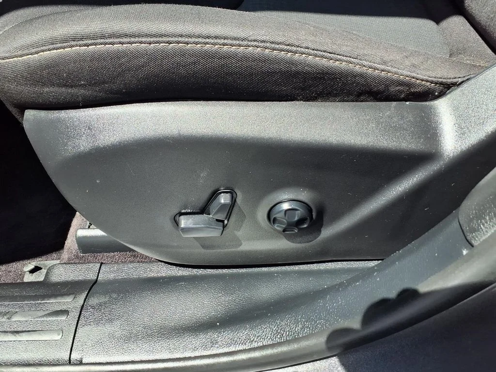 Used 2016 Gray Jeep Latitude image 21