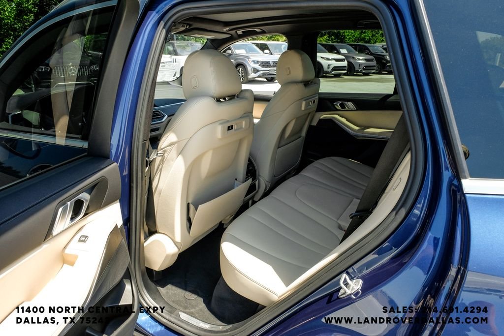 Used 2022 Blue Metallic BMW sDrive40i image 46