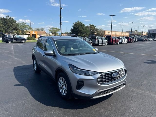 Used 2023 Silver Ford Active image 6