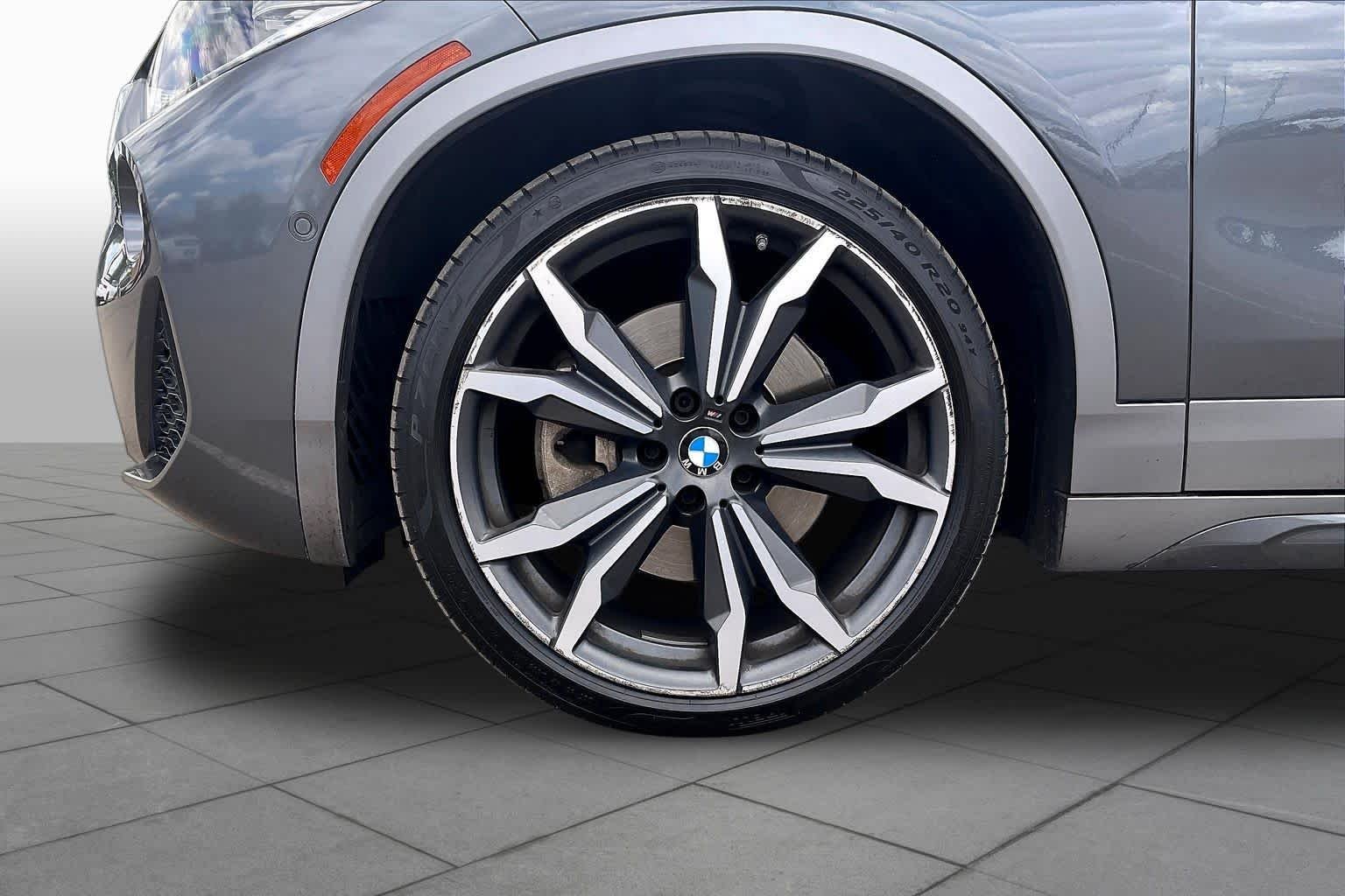 Used 2018 Mineral Gray Metallic BMW xDrive28i image 11