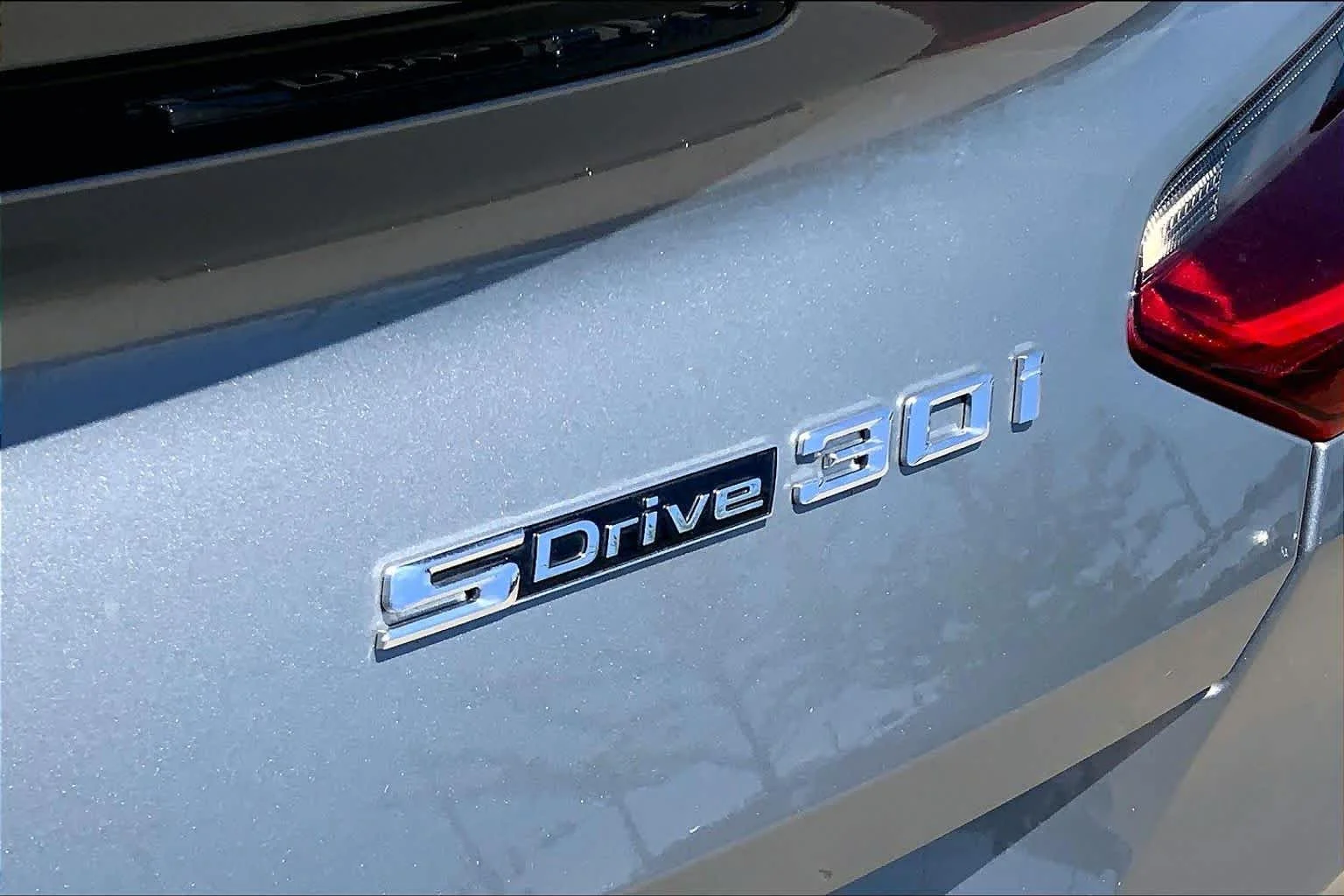 Used 2025 Skyscraper Grey Metallic BMW sDrive30i image 7