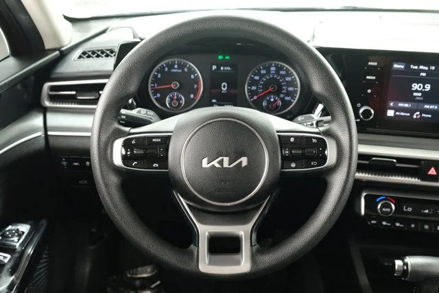 Used 2023 Red Kia LXS image 13