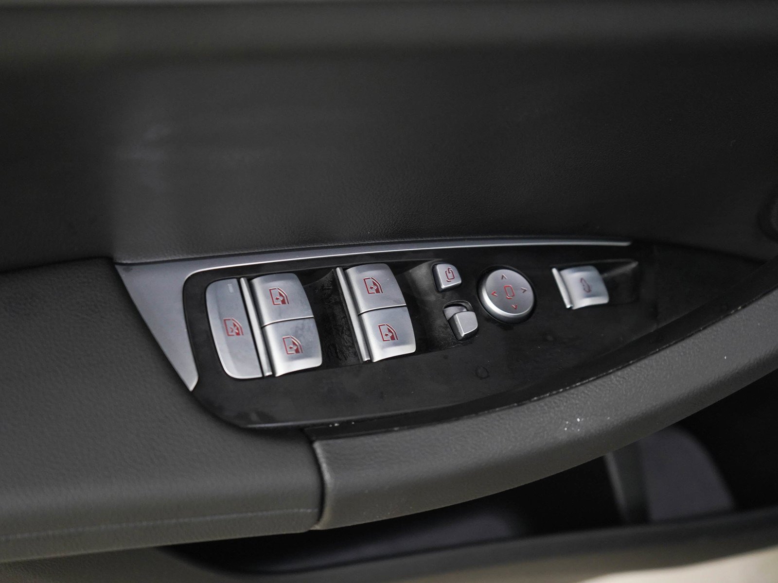 Used 2023 White BMW xDrive30i image 20