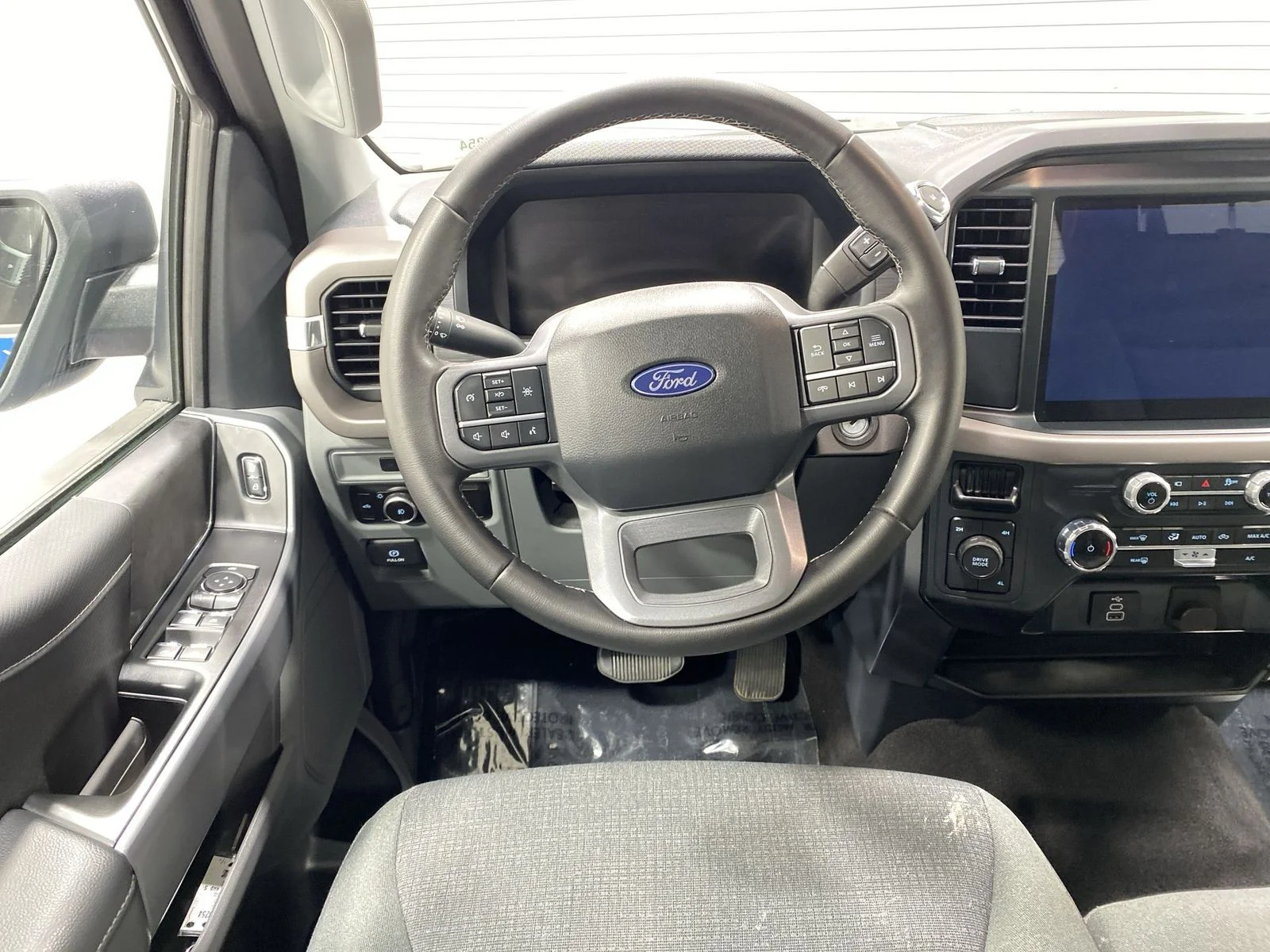 2025 Ford F-150 XLT - Photo 14