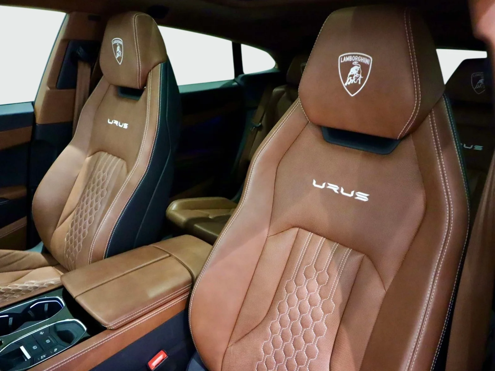 Used 2023 Black Lamborghini S AWD image 24
