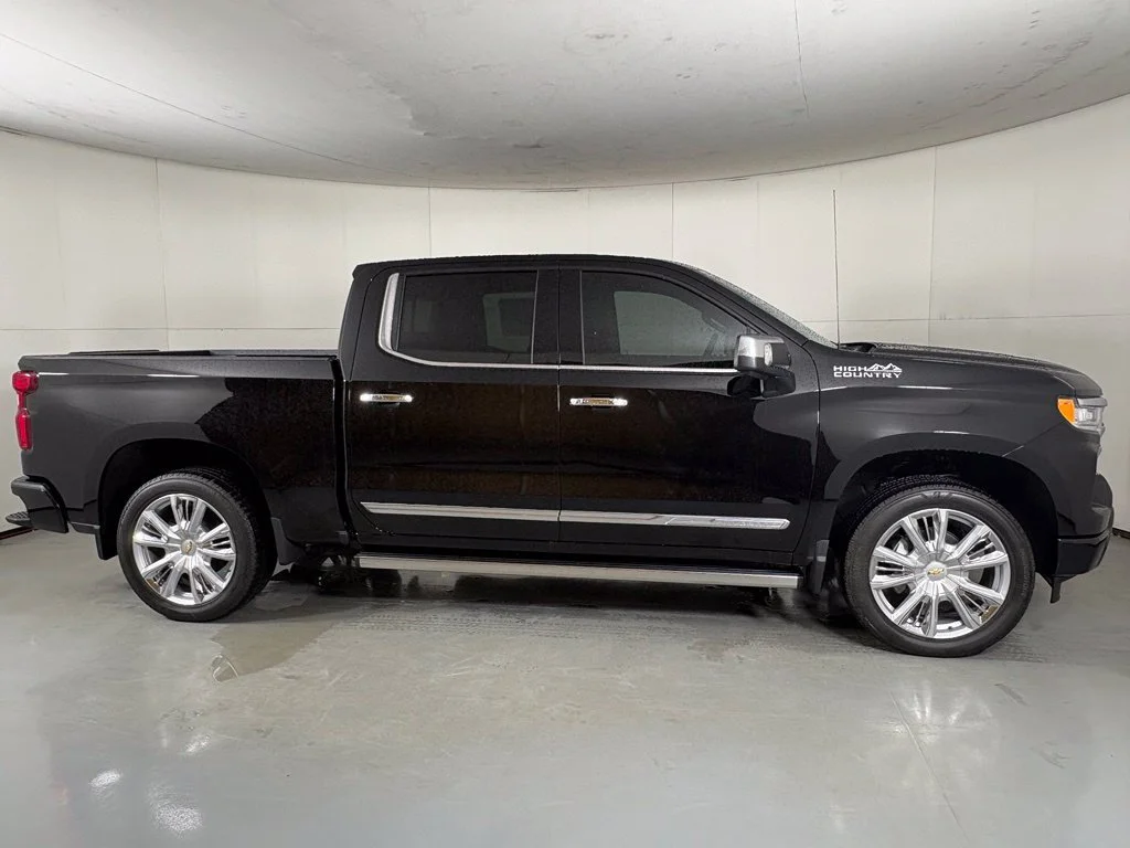 New 2026 Black Chevrolet High Country image 11