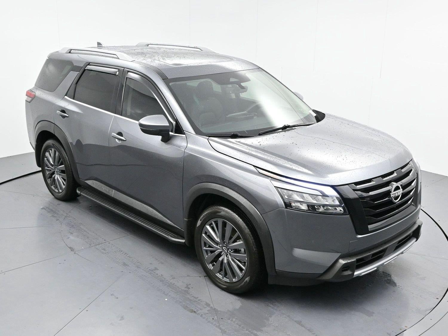 Used 2025 Gun Metallic Nissan SL image 33