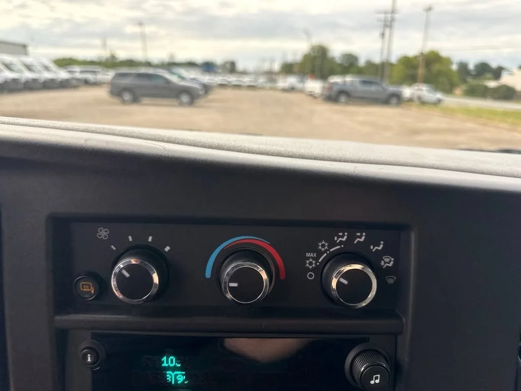 Used 2025 Summit White GMC LT image 14