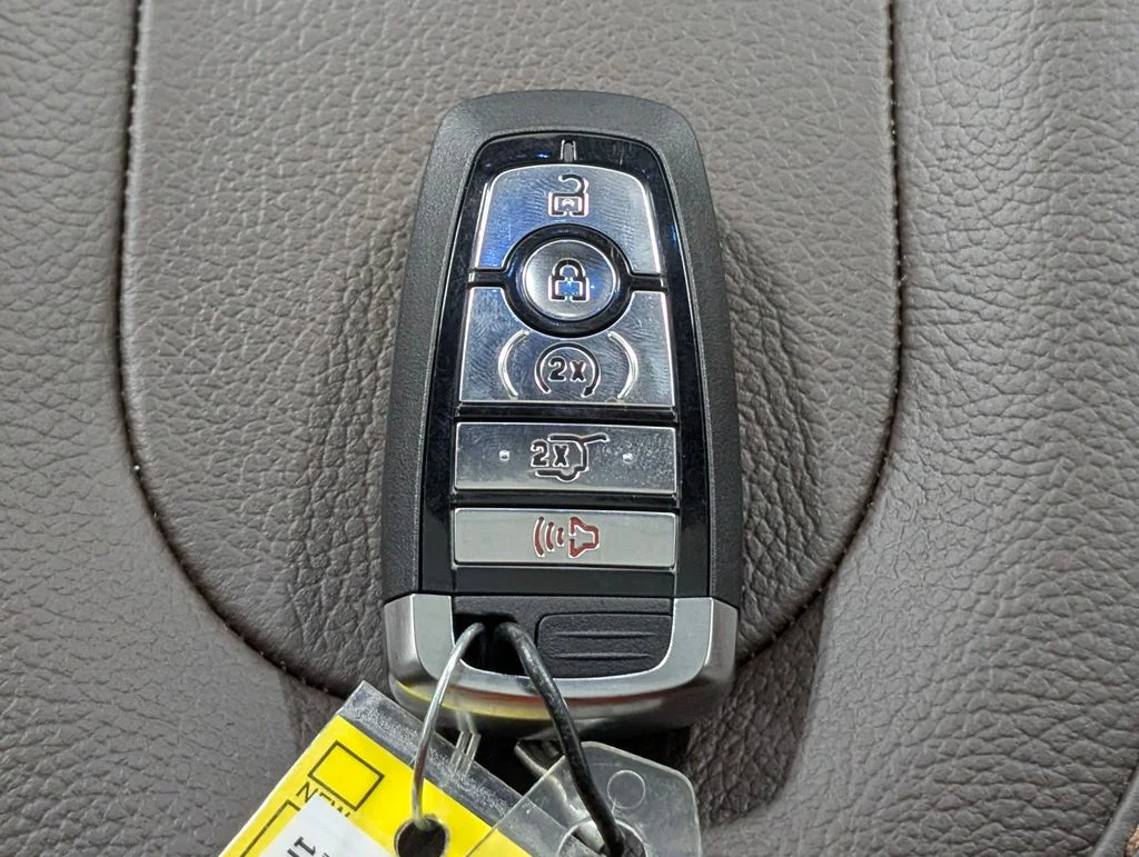 New 2027 Star White Metallic Tri-Coat Ford MAX King Ranch® image 27