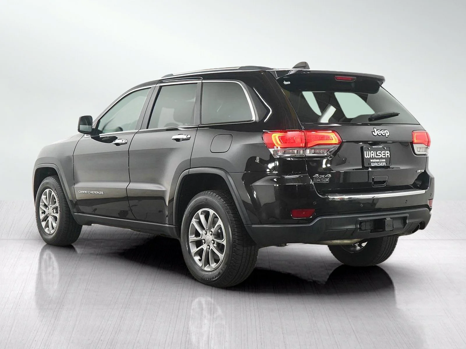 Used 2015 Brilliant Black Crystal Pearlcoat Jeep Limited image 3