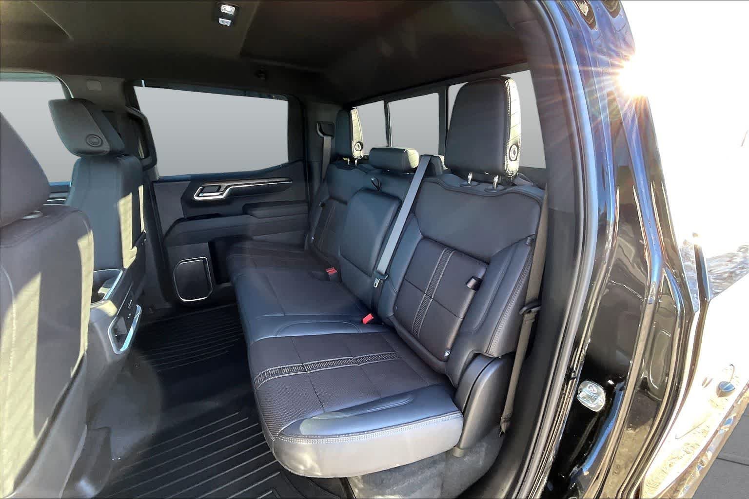 2025 Chevrolet Silverado 1500 High Country - Photo 33